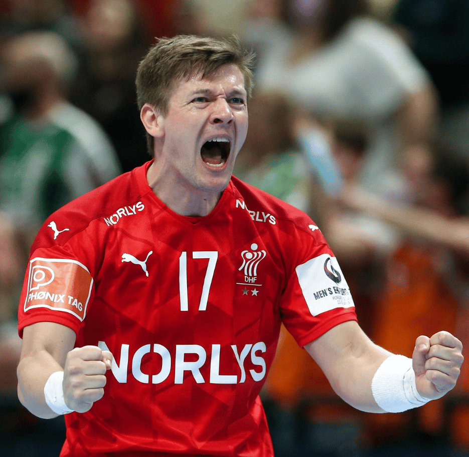 Lasse Svan celebrating