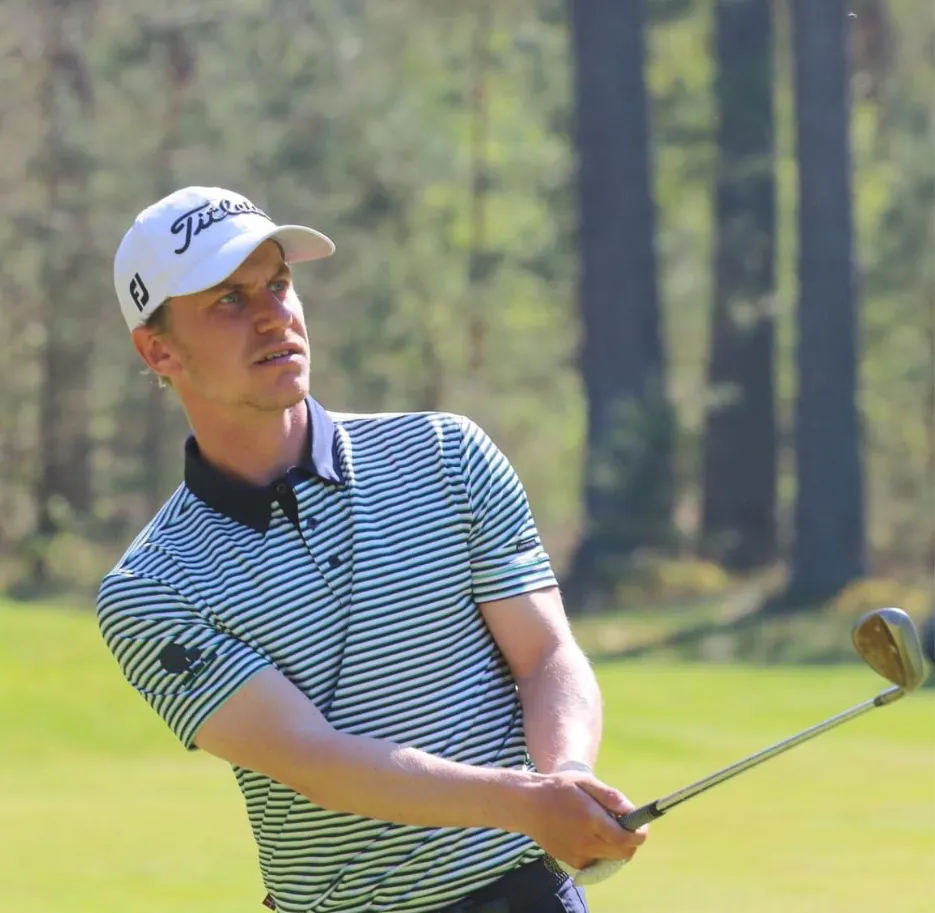 S&oslash;ren Broholt Lind in his swing